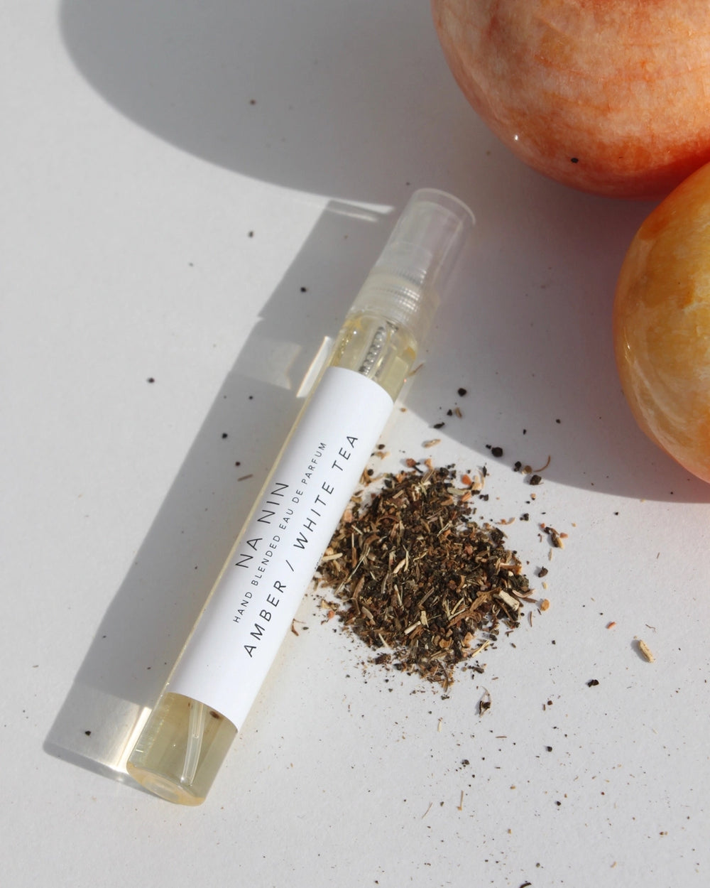 Amber & White Tea Eau De Parfum / 10ml