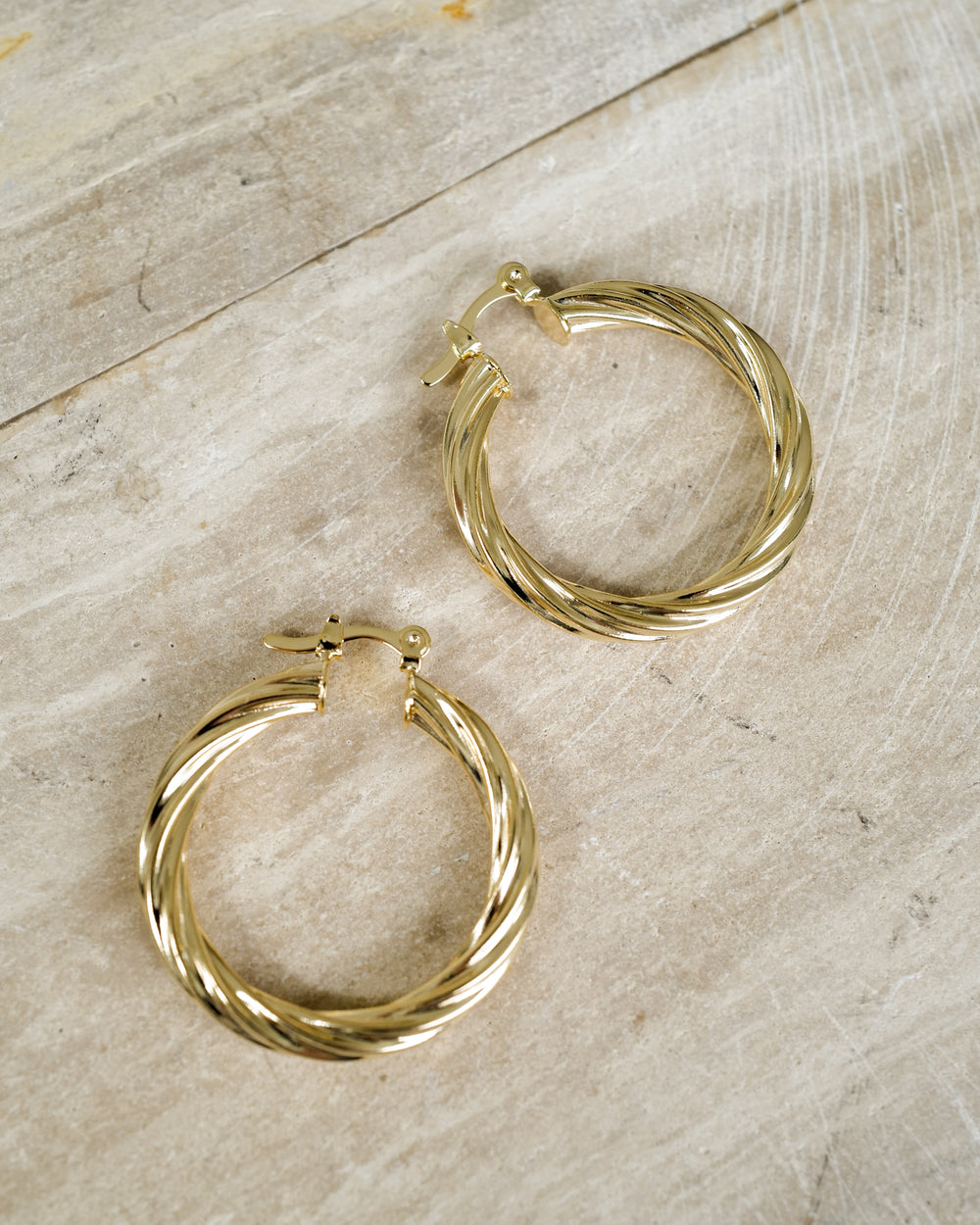 MARIE TWIST HOOP EARRINGS