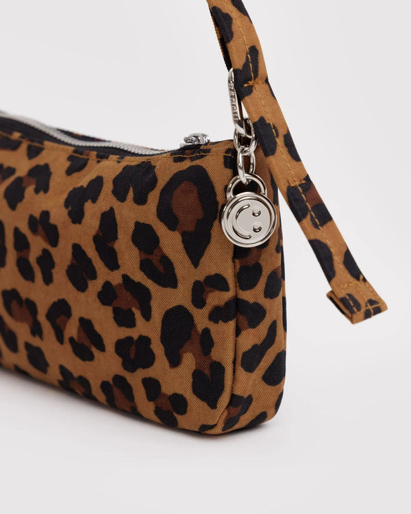 Nylon Pochette - BAGGU