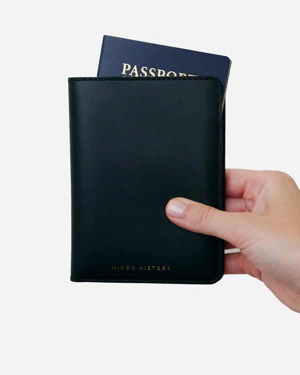 The Atlas Leather Passport Case